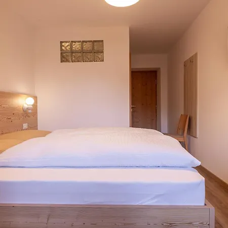 San Pietro Dolomiti Small Budget Hotel Urtijëi Buitenkant foto