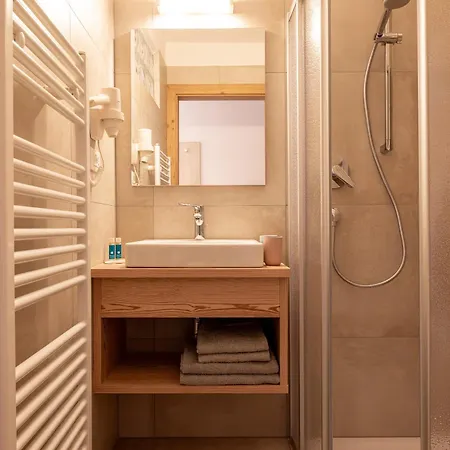 San Pietro Dolomiti Small Budget Hotel Urtijëi Buitenkant foto