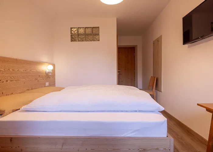 San Pietro Dolomiti Small Budget Hotel
