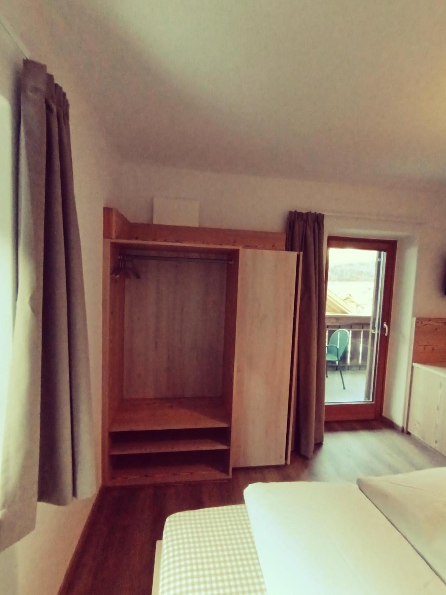 San Pietro Dolomiti Small Budget Hotel
